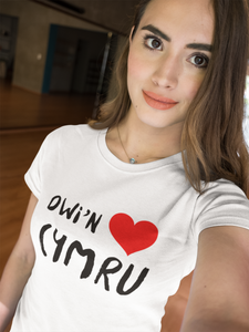 Dwi'n Caru Cymru - Crys-T "fitted"